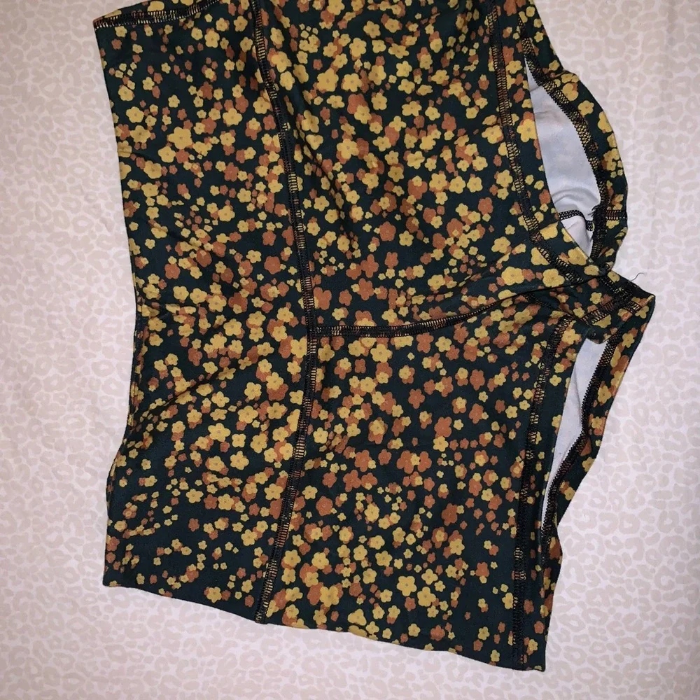 FLEO SHORTS HIGH RISE - Picture 2 of 3